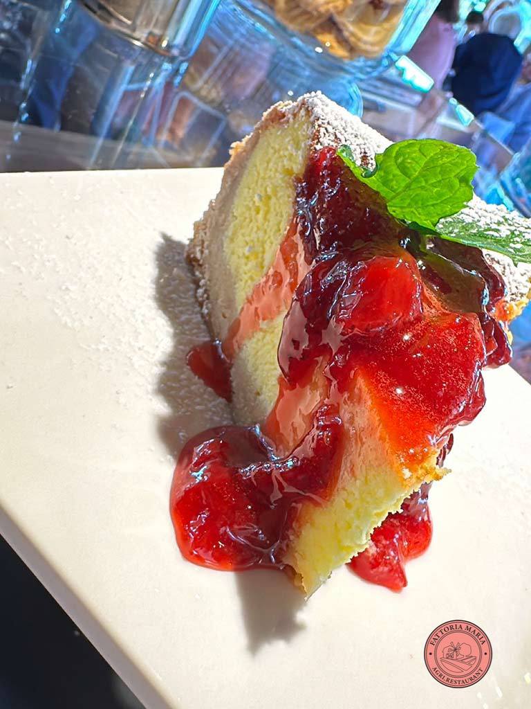 Cheesecake with caramelized strawberries | FATTORIA MARIA