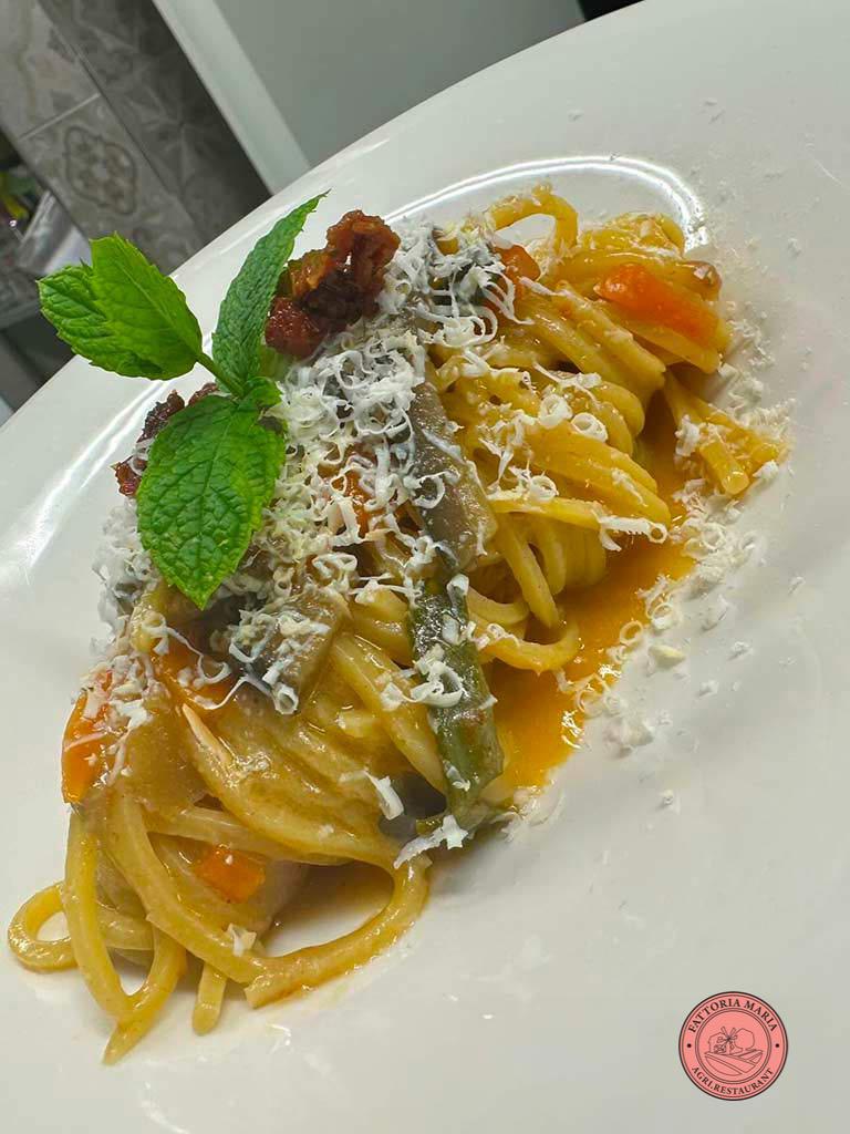 Press-made spaghettoni with vegetable ragu, salted ricotta and dried tomatoes | FATTORIA MARIA