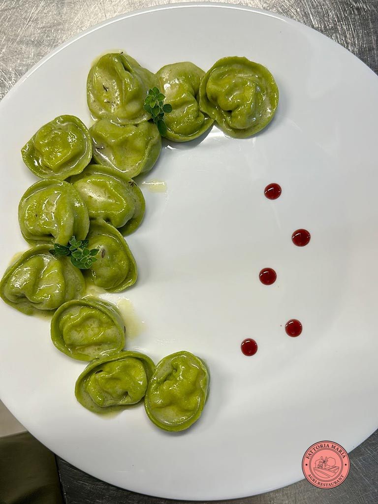 Tortelloni di Pasta Verde ripieni con Ricotta e Salsiccia con Burro al Timo | FATTORIA MARIA